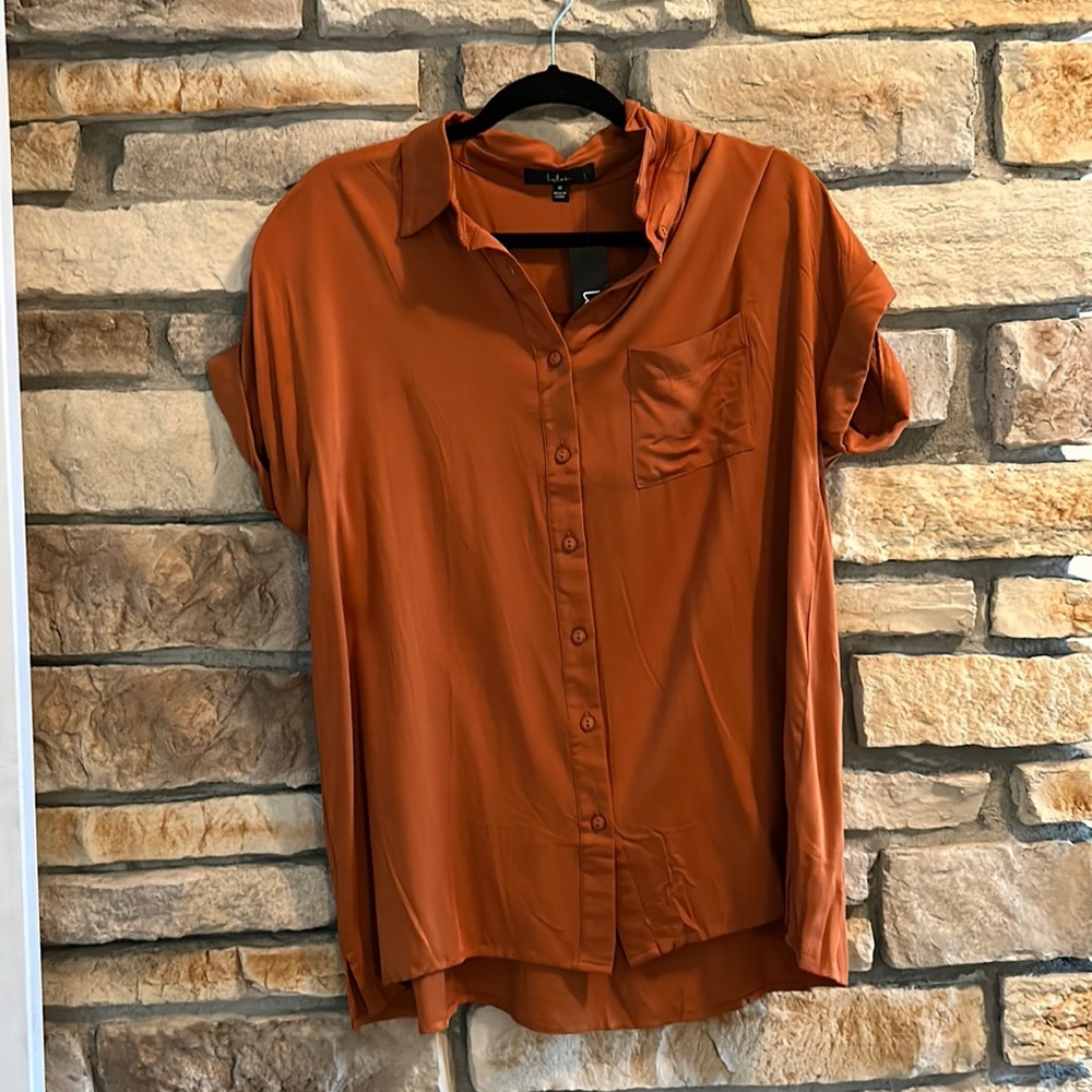 Lulus NWT Button Ip Top